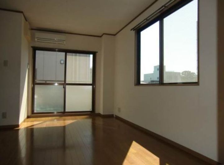 城下町ビルの居間