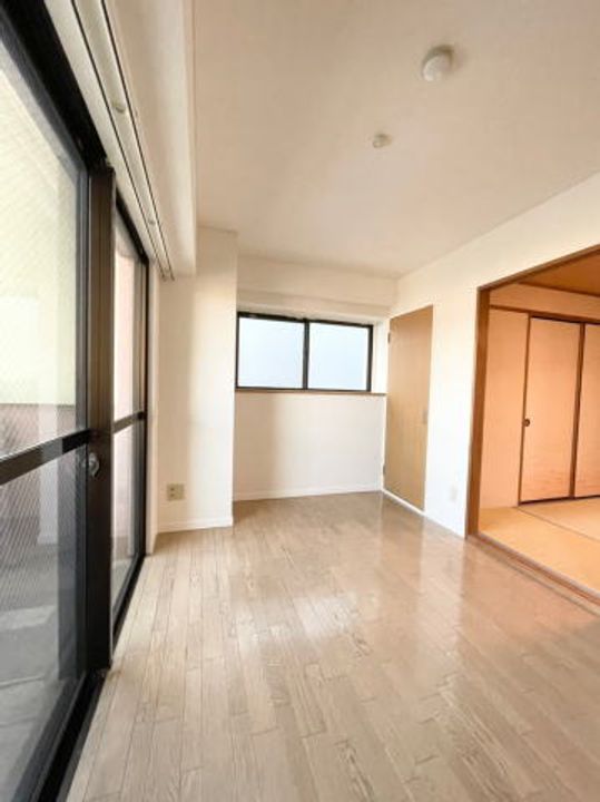 十三番丁ホームズの内装