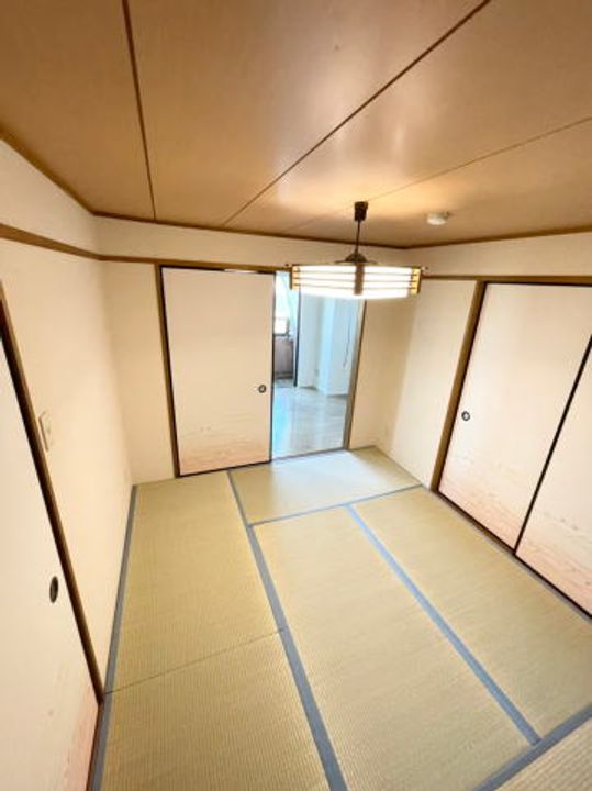 十三番丁ホームズの内装