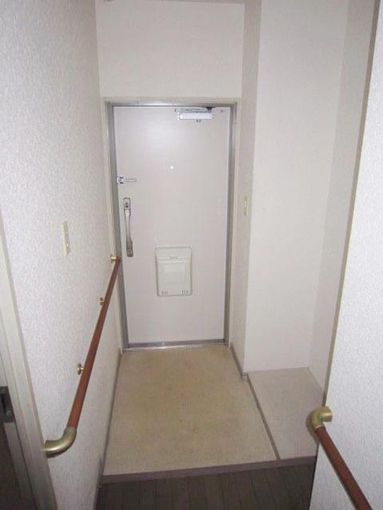 水鉄アーバンコンフォート岩出の玄関