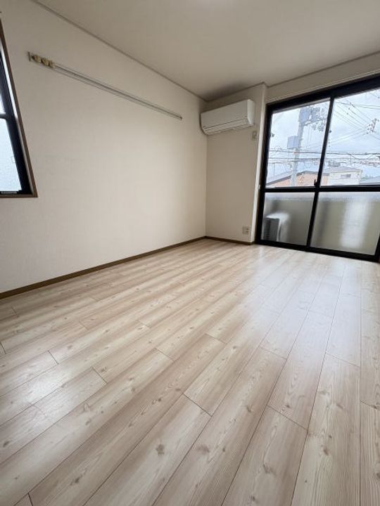 オリベックス高松の居間