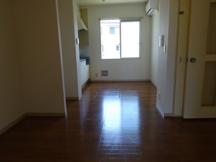 ガーデンハイツ箕島の居間