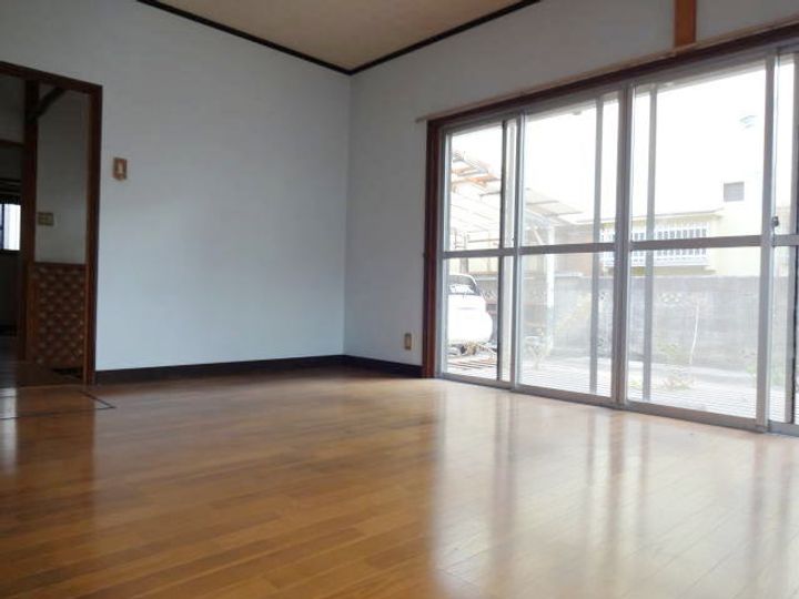 和歌山県和歌山市鳴神(一戸建)の賃貸物件の居間