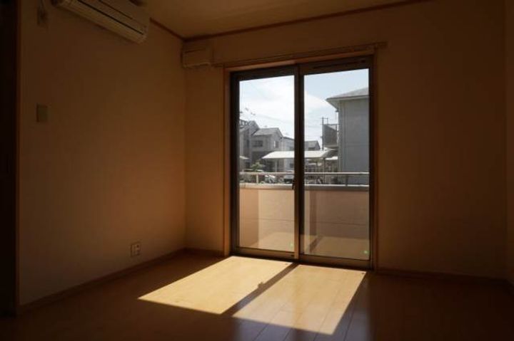 ロイヤルコート岡崎の居間
