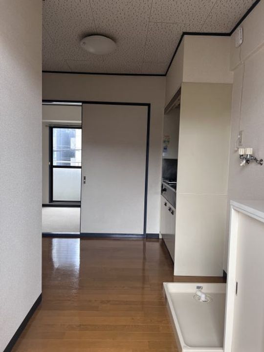 アンビアンテ田中町の玄関