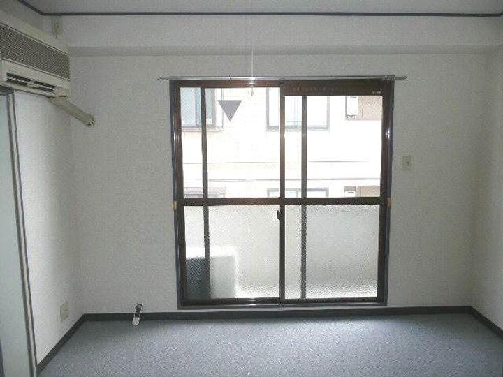 アンビアンテ田中町の居間