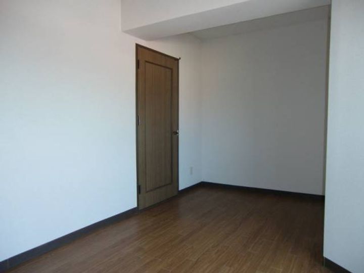 インペリアル吉礼駅前の内装