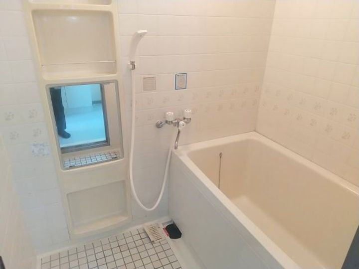 インペリアル吉礼駅前の風呂