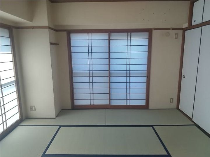 インペリアル吉礼駅前の内装