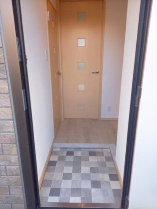 リビングタウンなごみ(F棟)の玄関