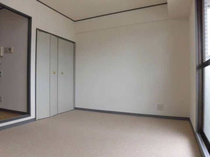 アンビアンテ田中町の寝室