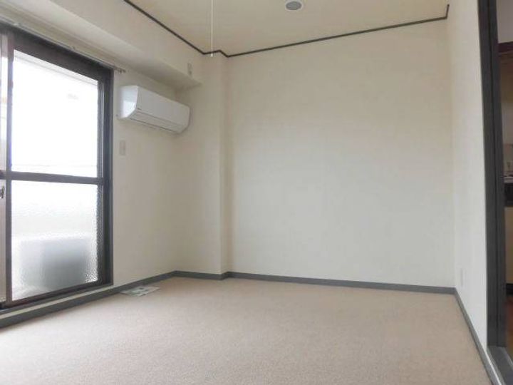 アンビアンテ田中町の居間