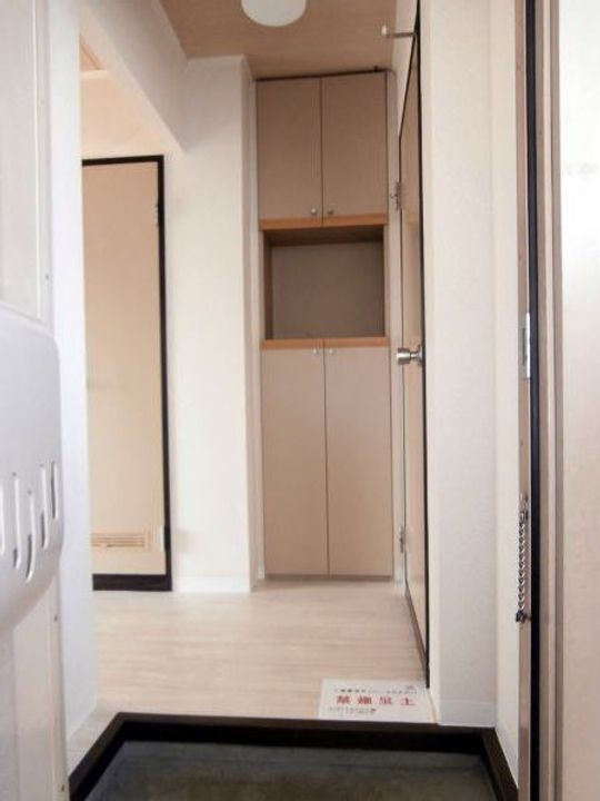 タウニィ東山の玄関