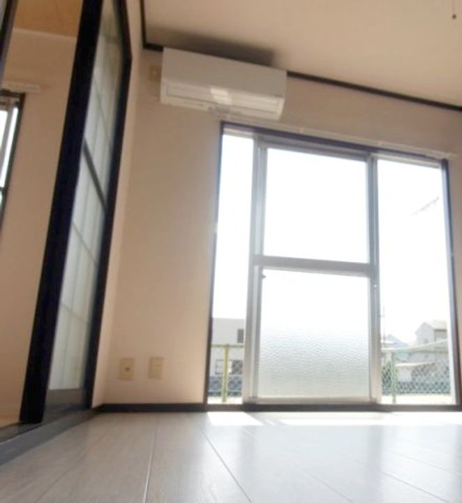 タウニィ東山の居間