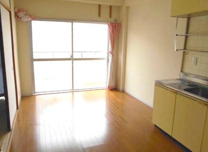 アストロ21の居間