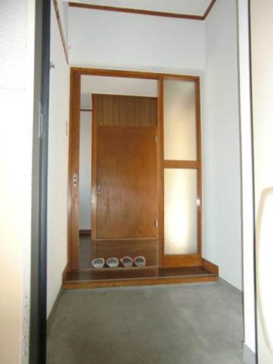 太田団地 A棟の玄関