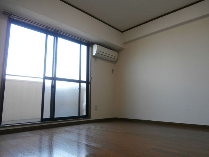 グランメール城北の居間