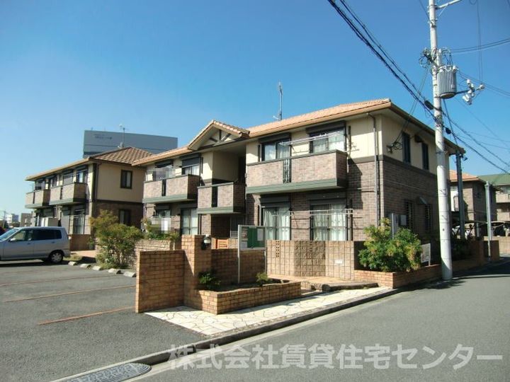 リビングタウンなごみ(C・E棟)の外観