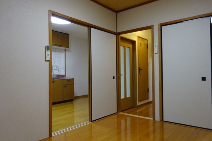 メゾンリビエールの居間