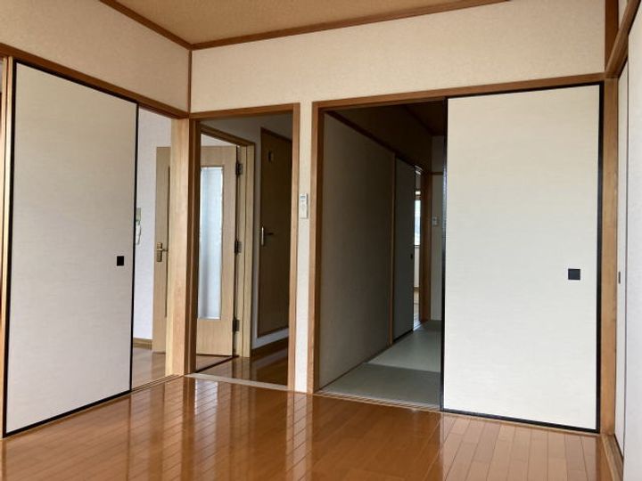 メゾンリビエールの居間