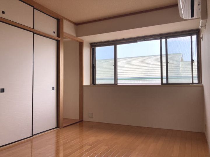 メゾンリビエールの居間