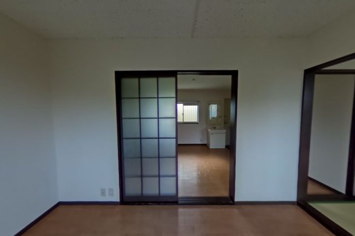 ダイナスティの居間