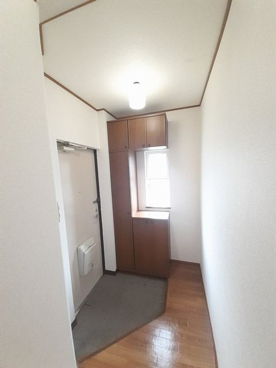 和歌山県和歌山市布引(アパート)の賃貸物件の玄関