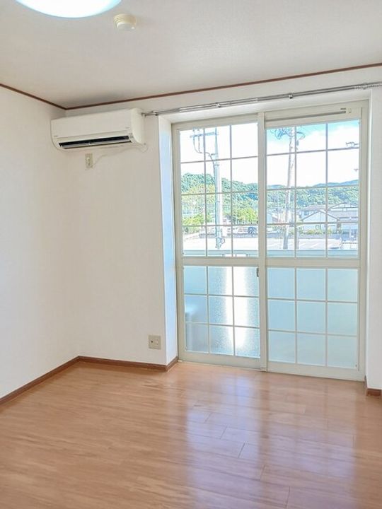 和歌山県和歌山市布引(アパート)の賃貸物件の居間