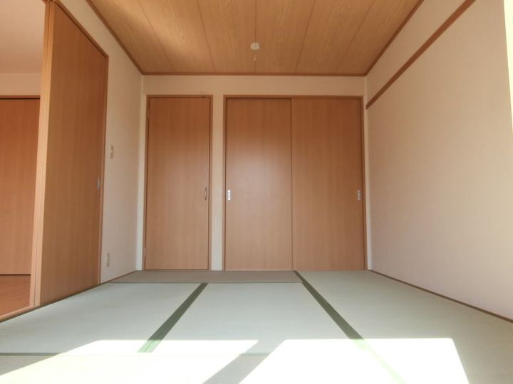 ロイヤルハイツ三石の寝室