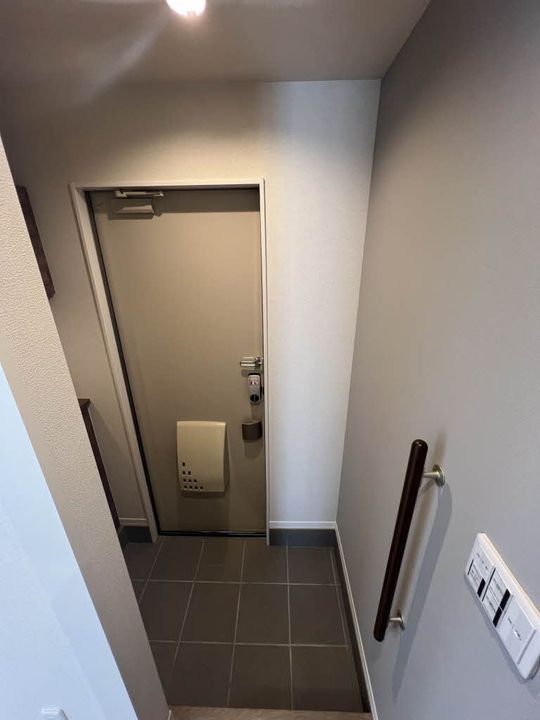 和歌山県和歌山市加納(アパート)の賃貸物件の玄関