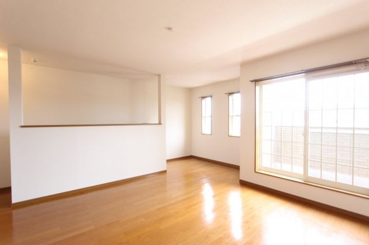 カルムガーデン岩出の居間