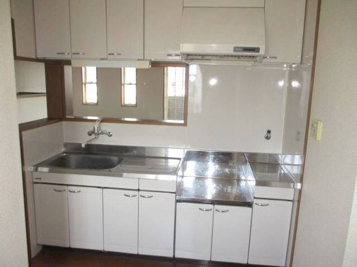 カルムガーデン岩出のキッチン