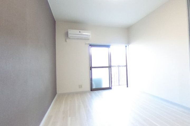 グリーンフルさだの居間