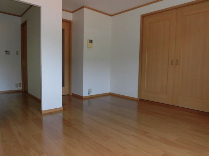 和歌山県和歌山市三葛(マンション)の賃貸物件の居間