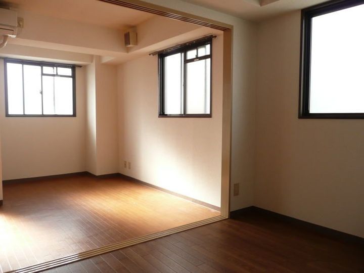 レインボー21の居間