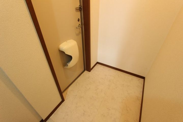 和歌山県和歌山市今福4丁目(アパート)の賃貸物件の玄関