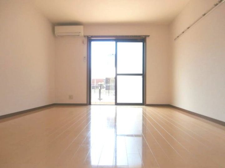 和歌山県和歌山市今福4丁目(アパート)の賃貸物件の居間