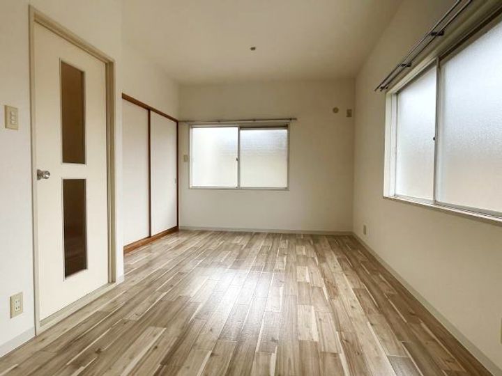 フレグランス築港の居間