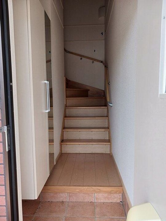 和歌山県有田市辻堂(アパート)の賃貸物件の玄関