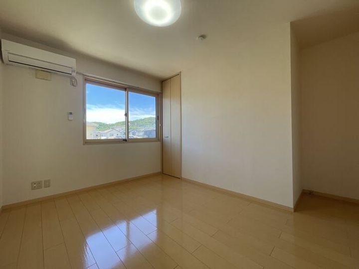 和歌山県和歌山市西庄(アパート)の賃貸物件の寝室