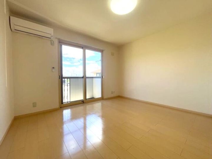 和歌山県和歌山市西庄(アパート)の賃貸物件の居間