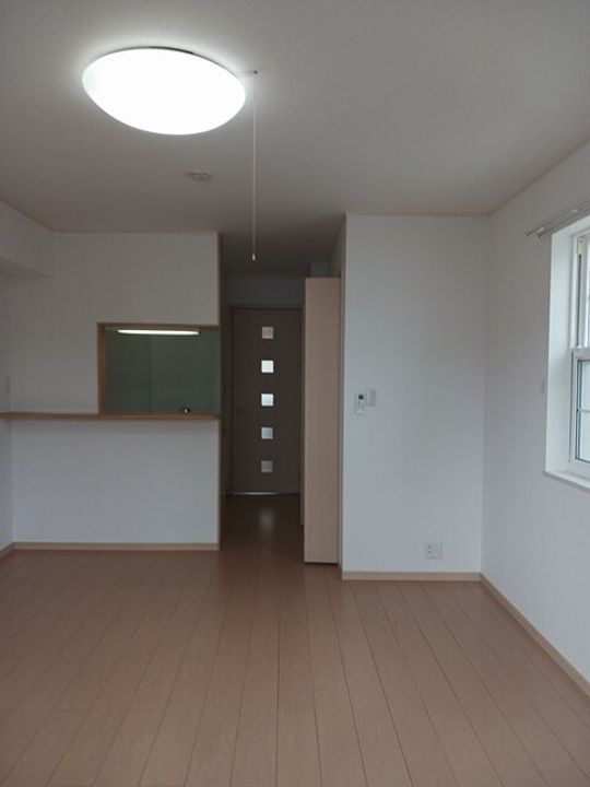 和歌山県和歌山市松ケ丘2丁目(アパート)の賃貸物件の居間