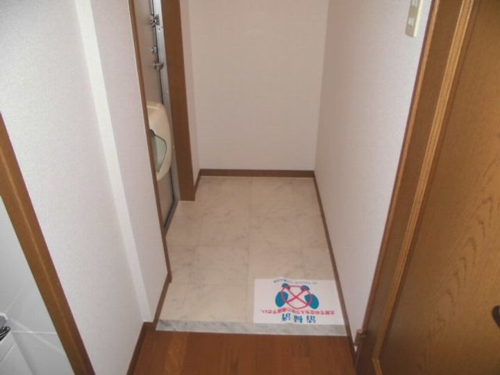 和歌山県和歌山市堀止西2丁目(アパート)の賃貸物件の玄関