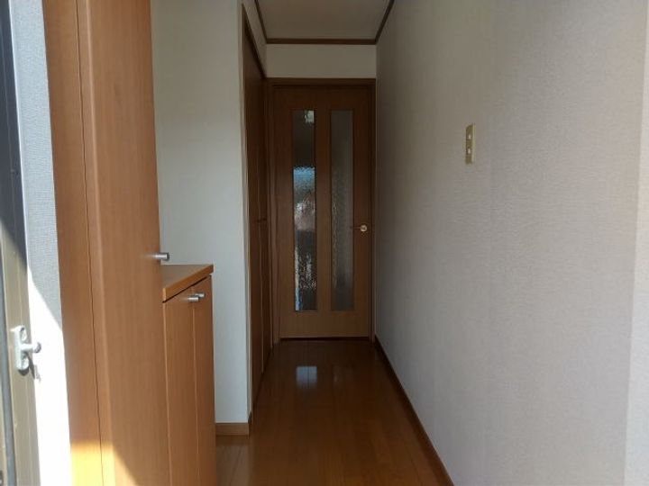メゾンコニファーⅡの玄関