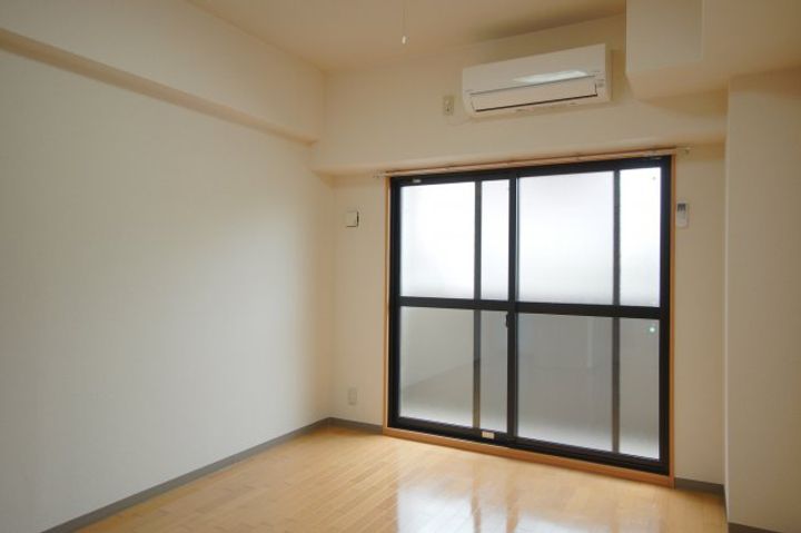 和歌山県和歌山市岡南ノ丁(マンション)の賃貸物件の居間