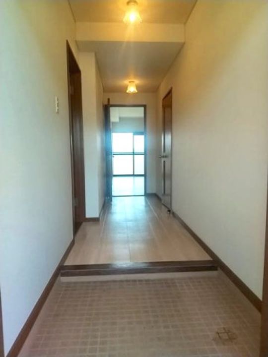 VIASACRA岩出の玄関