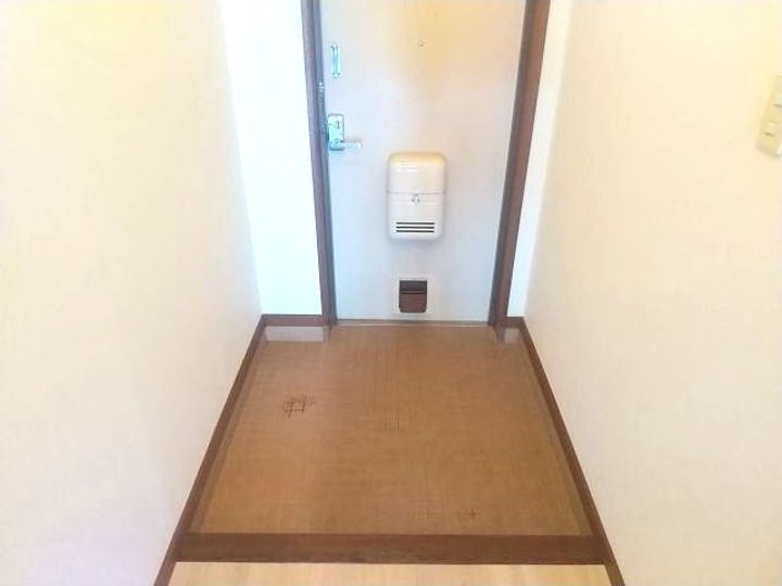 VIASACRA岩出の玄関