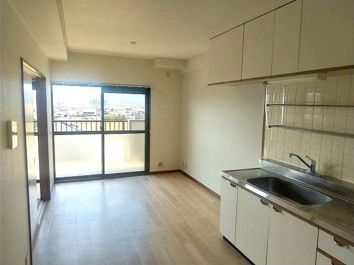 VIASACRA岩出の居間