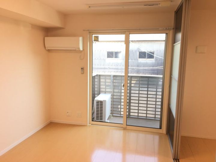 和歌山県和歌山市布引(アパート)の賃貸物件の居間