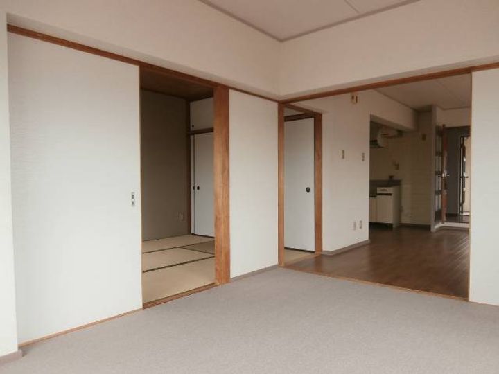 Solis 有家の内装